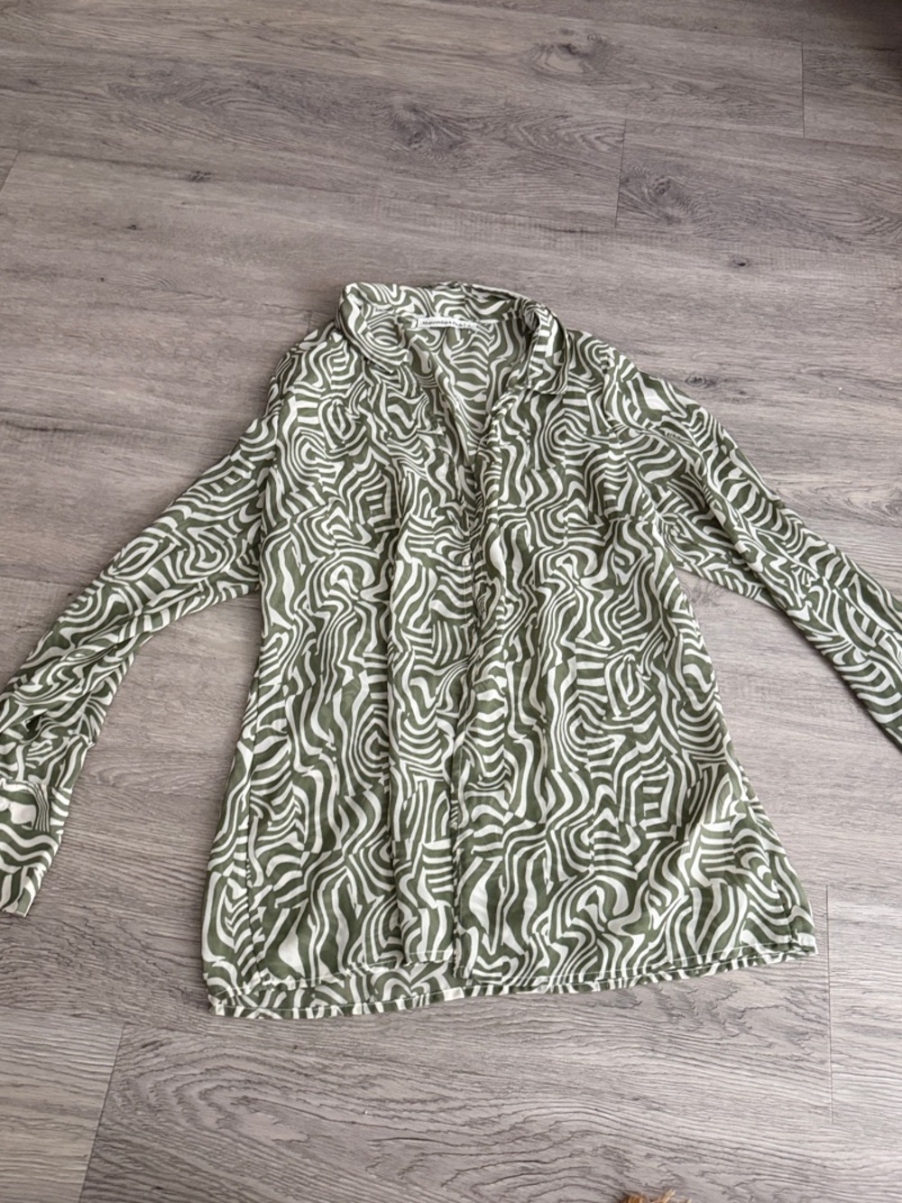 Abercrombie & Fitch Olive and Cream Abstract Print Button-Up Blouse